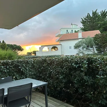 Apartment : En Rez De Jardin *