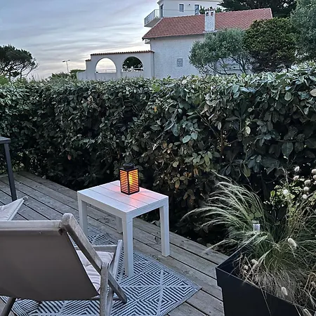 Apartment : En Rez De Jardin *